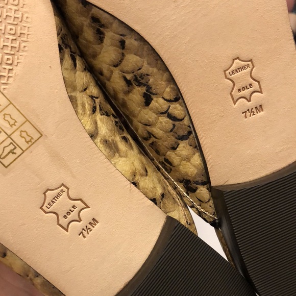 Tory Burch Mini Benton Loafer Slide w/Charm in Sand Drift Embossed. Size 7.5. - Picture 13 of 14